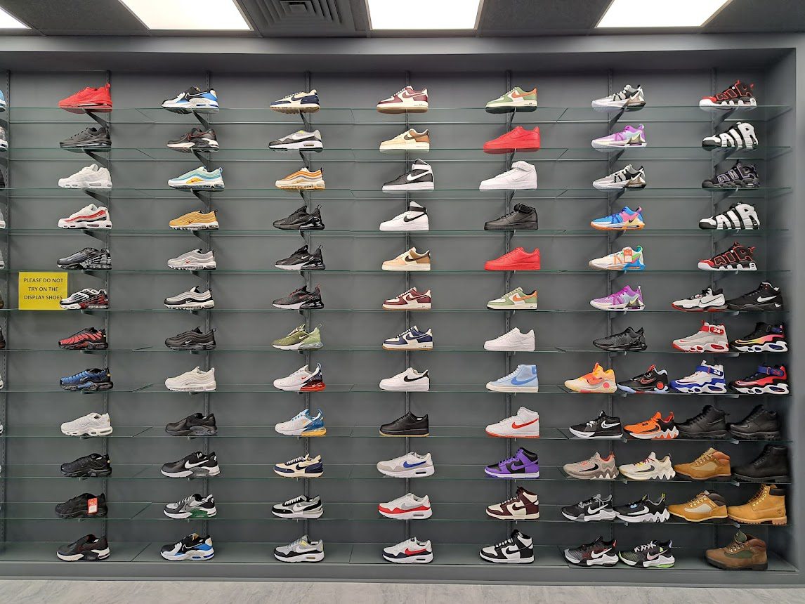 New Legends Shoes 2 Legends sneakers are always a good choice for a fashionably casual look.
